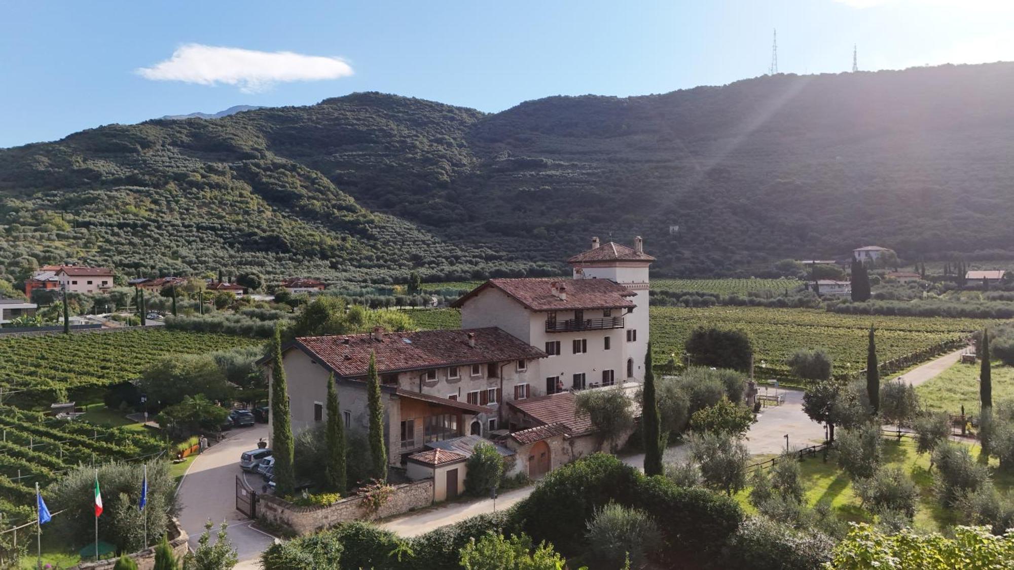 Residence La Colombera Riva del Garda Buitenkant foto