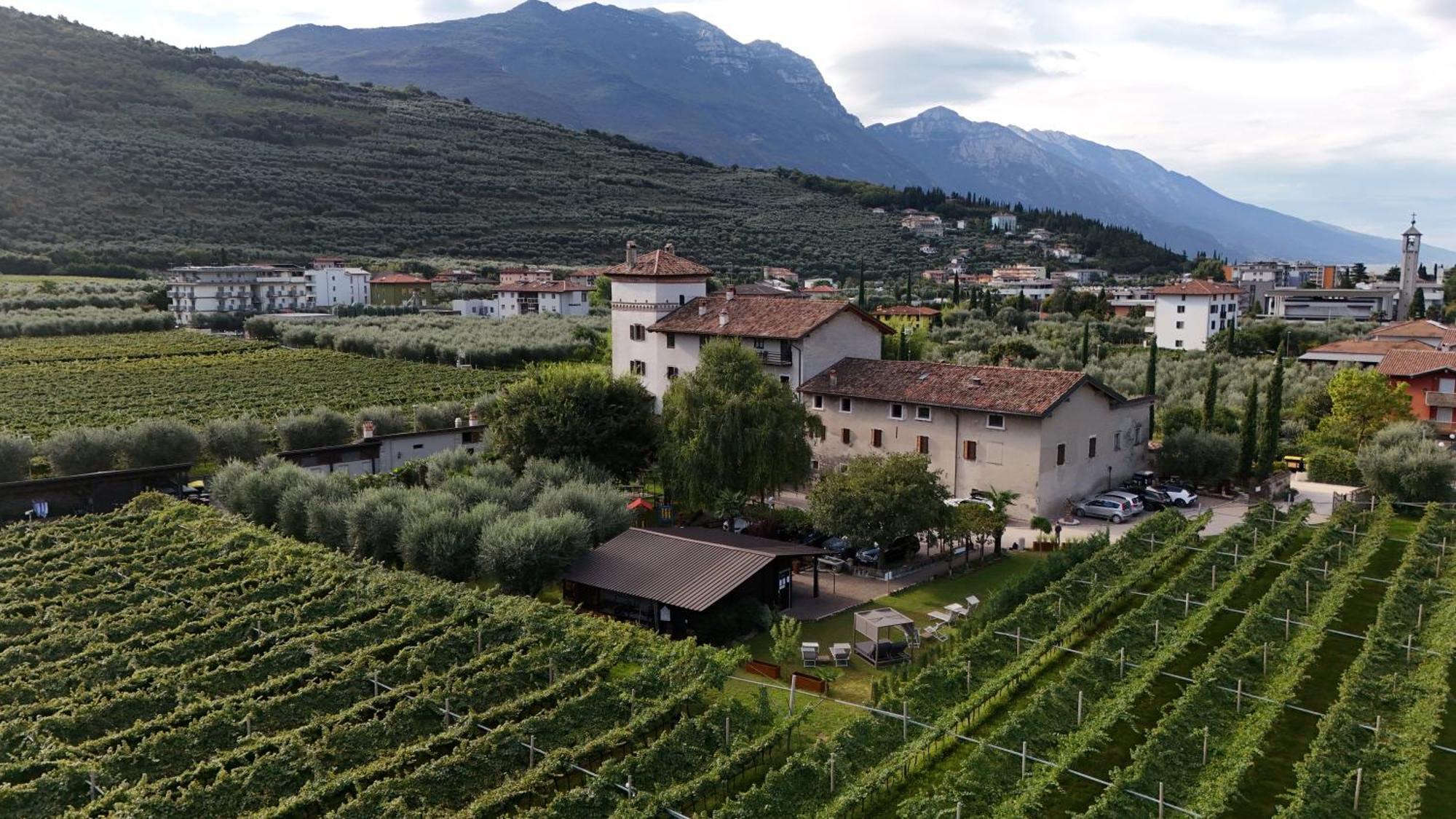 Residence La Colombera Riva del Garda Buitenkant foto